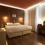 Eco Center מלון 3*