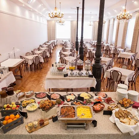 Eco Center Hotel 3*