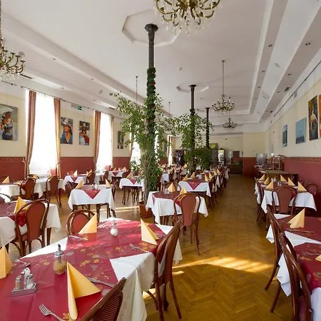 Eco Center Hotel 3*