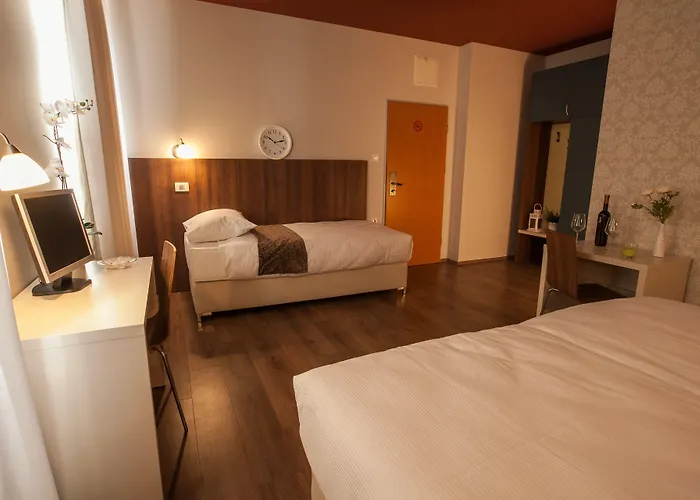 Eco Center 3* Postumia