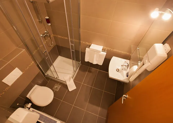 Eco Center Hotell 3*